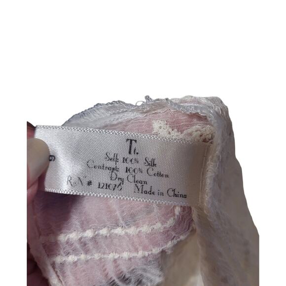 Tj Collection white embroidered lacy layered poncho top, size 6 - Picture 4 of 4